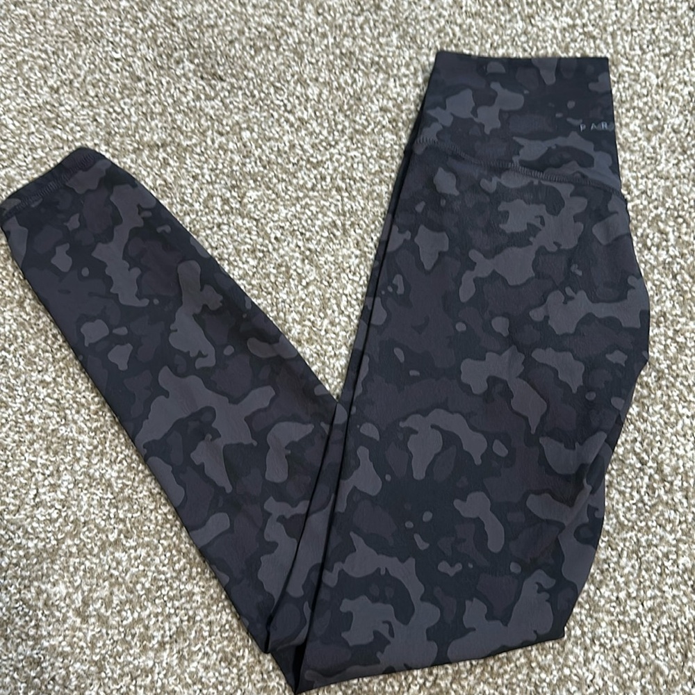 Paragon Sculptseam Zion NWOT Small